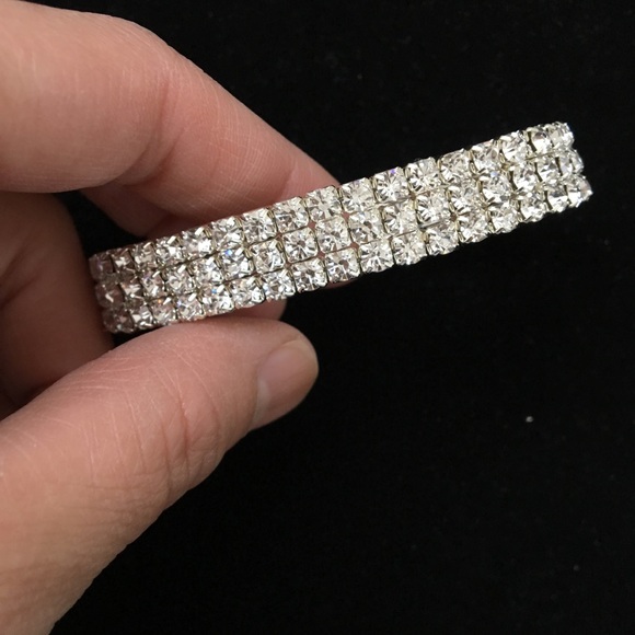Diamanté all around bracelet - Picture 2 of 4